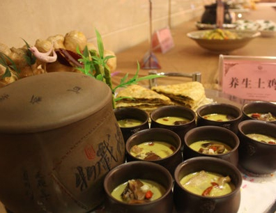 养生土鸡煲1.jpg 养生土鸡煲1.jpg